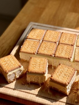 Barres Glacées aux Petits Beurres | Recette Facile et Gourmande sans Sorbetière avec 7 Ingrédients ✨