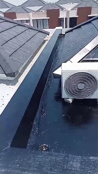 Jangan Sepelekan Bocor Pada Dak Beton Serta Atap Genteng, Segera Waterproofing Menggunakan Aspal Cair