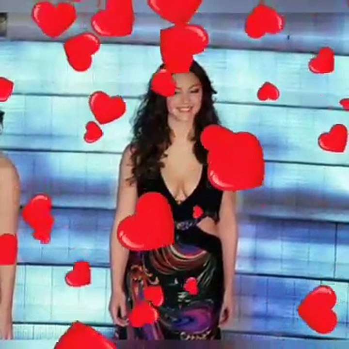 Sarah Nile is an Awesome Italian Actress in the Cinema of Italy Awesome Photos of Sarah Nile ✨