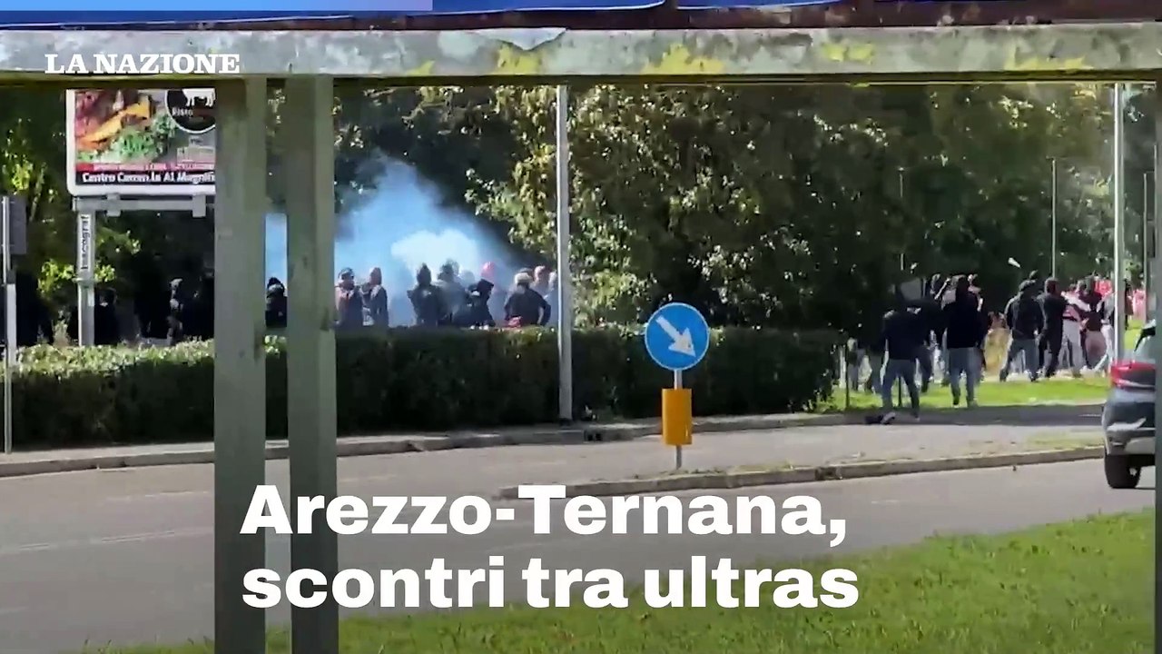 Arezzo-Ternana, scontri tra ultras