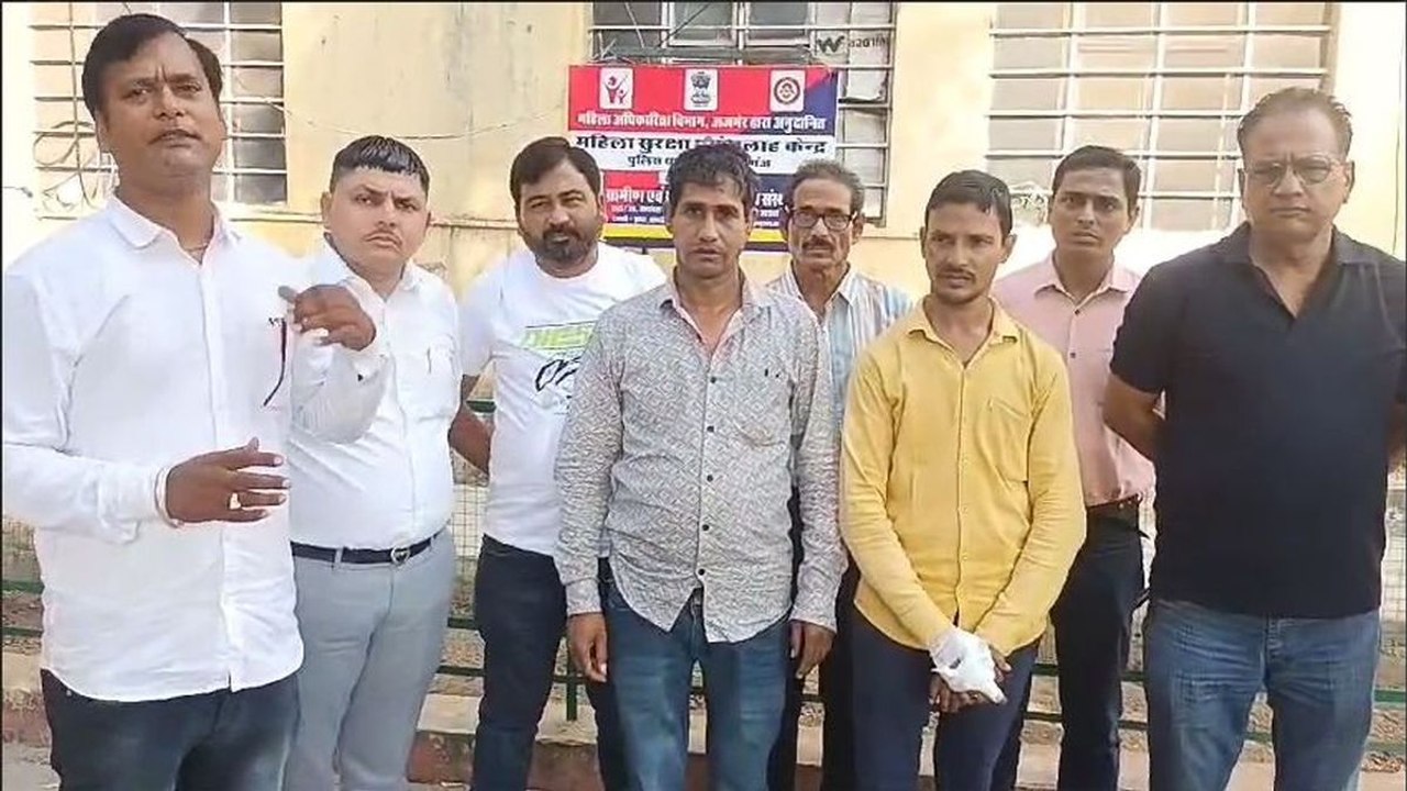 क्षेत्रवासी लामबंद, वैश्य समाज ने भी जताया आक्रोश