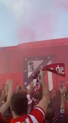 La llegada del Atlético de Madrid al derbi madrileño