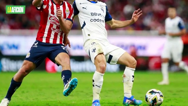 ¿Bien marcado? VAR 'anula' gol a Lucas Ocampos en empate de Rayados y Chivas