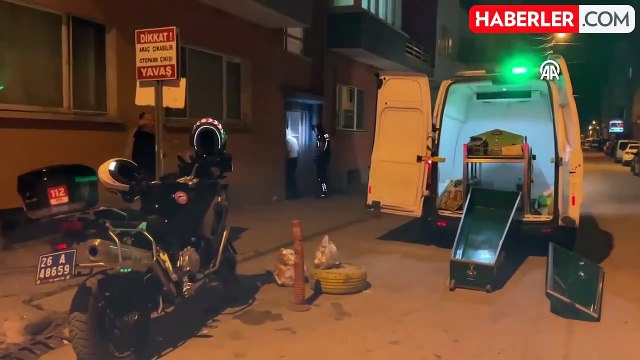 Eskişehir'de çöp ev vakası: Ceset koku nedeniyle zor çıkarıldı