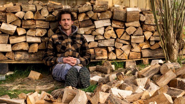 Man spends £10k transforming a static caravan into a log cabin in just four months