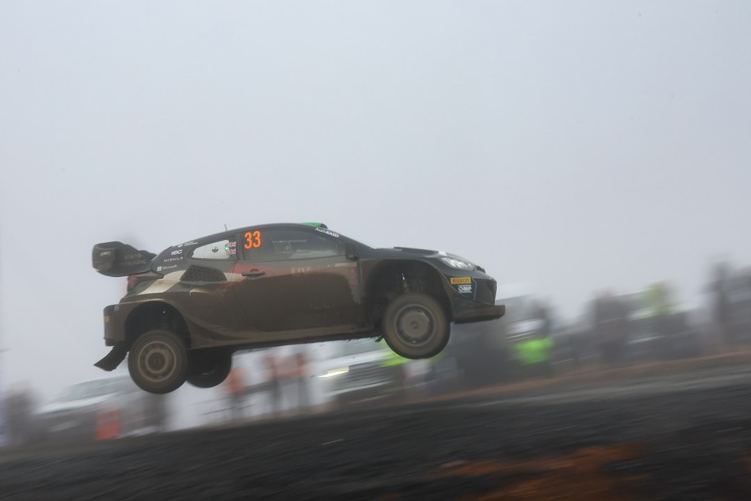 Elfyn Evans finishes second at Rali Chile