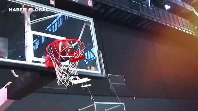 Önce attı sonra ceketle zor dedi: Basketbol Gelişim Merkezi'nin ilk sayısı Cumhurbaşkanı Erdoğan'dan