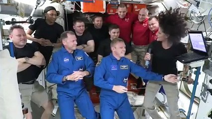 La 'Dragon' de Space X llega a la Estación Espacial para traer a los astronautas atrapados