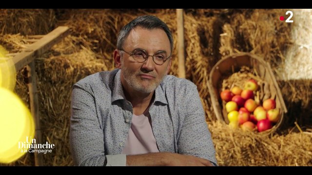 Jean-Pierre Foucault se confie sur l'assassinat de son père dans Un dimanche à la campagne