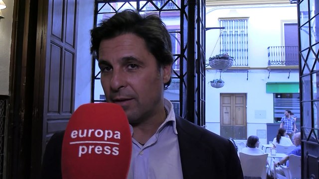 Antonio Rivera felicita a su sobrino Francisco por su próxima paternidad junto a Lourdes Montes