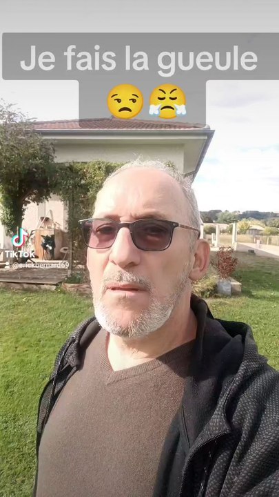 Je fais un peu la gueule c'est normal.