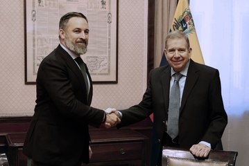 Santiago Abascal se reúne con Edmundo González en el Congreso