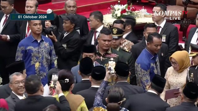 Momen Presiden Jokowi Salami hingga Diajak Selfie Anggota DPR, DPD, MPR RI 2024-2029 usai Pelantikan