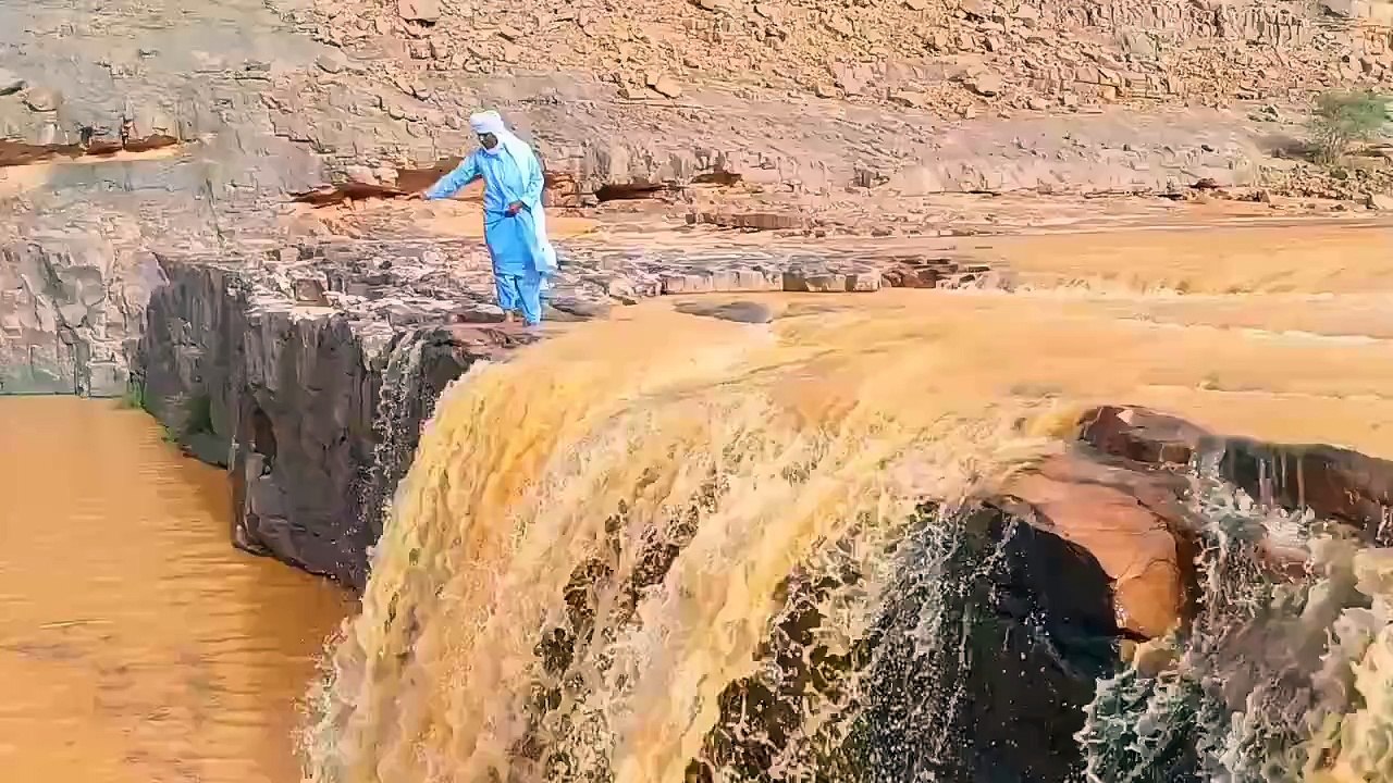 الجزائر... ولاية اليزي واد إيفني جبال تاسيلي ناجر