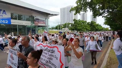 Cientos de personas protestan contra la violencia criminal en estado mexicano de Sinaloa