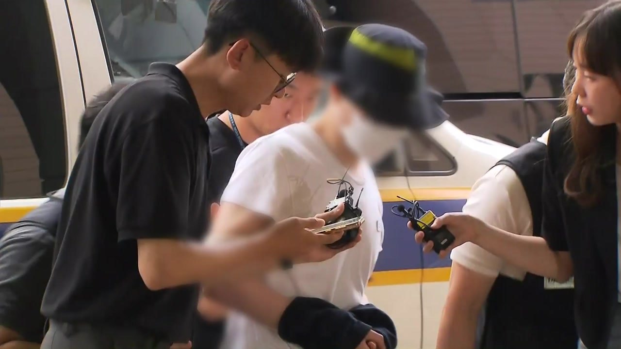 '일본도' 살인 30대 남성, 첫 재판서 혐의 '전면 부인' / YTN