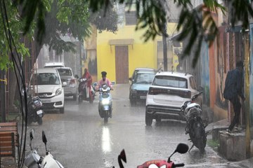 Video : उमस से राहत मिली राजधानीवासियों को, बरसें बादल