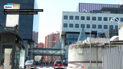 Concentración en Torrespaña de afectados por las oposiciones de RTVE