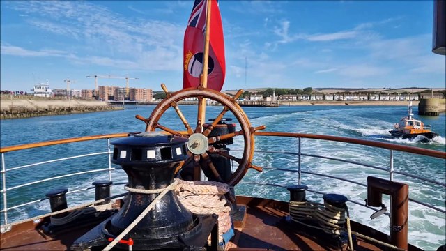 What it's like on board Waverley as it sails from Shoreham in West Sussex to circumnavigate the Isle of Wight