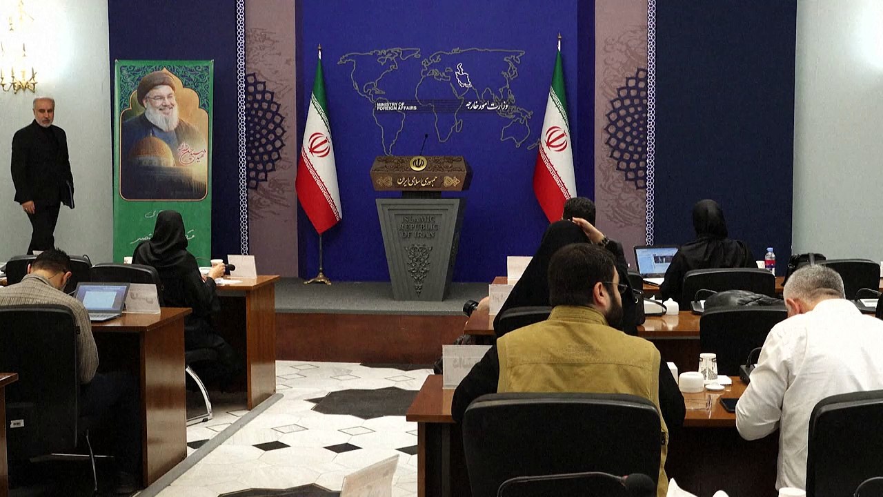 Iran says will not send forces to confront Israel