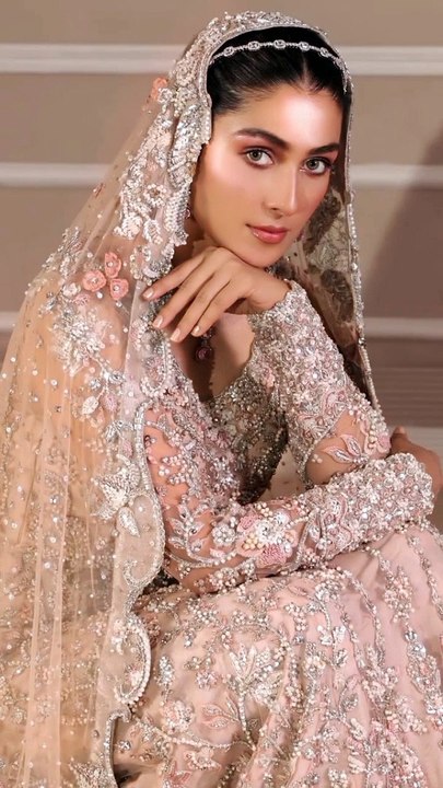 Ayeza Khan gorgeous shoot