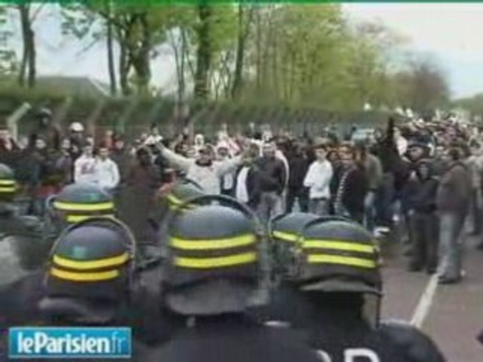 PSG vs Supporters "Déclaration De Guerre!" Camp Des Loges