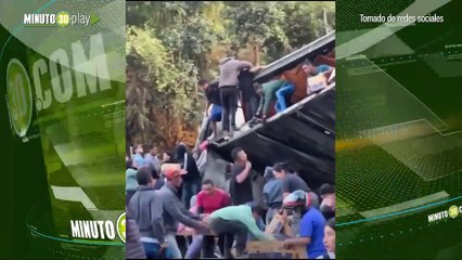 Vía al sur de Cauca se convirtió en plaza de mercado tras volcamiento de tractomula con cerveza