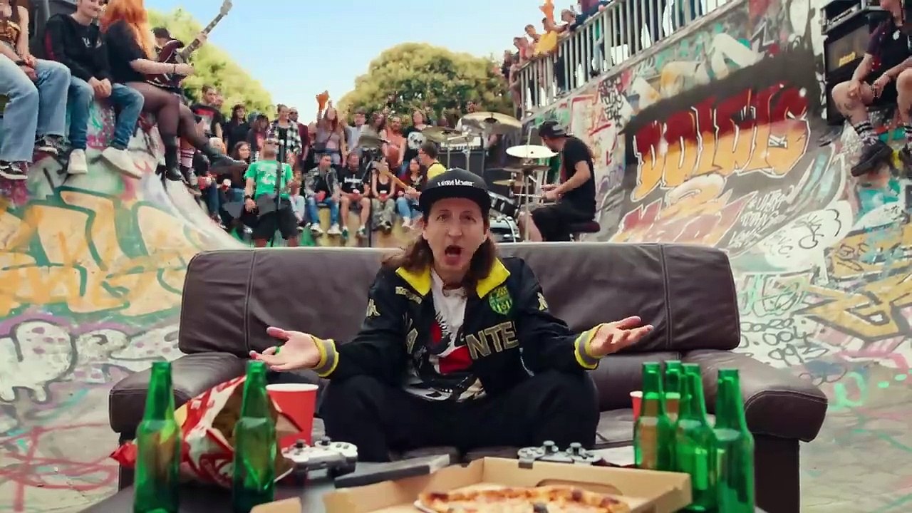 Ultra Vomit - DOIGTS DE METAL (Clip Officiel)