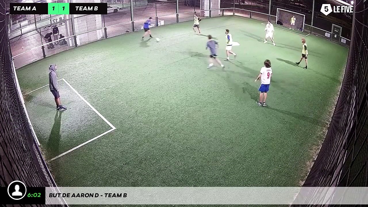 But de Aaron D - Team B