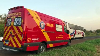 Acidente entre moto e Onix deixa motociclista ferido na BR-369, em Cascavel