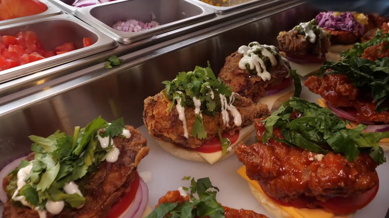 300 Chickens Sold Out Every Day!! BEST Korean-style Nashville Hot Chicken Burgers - Korean Food