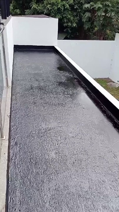 Aspal Cair Solusi Ampuh dan Cerdas Mengatasi Dak Beton Bocor Cukup di Siram Saja