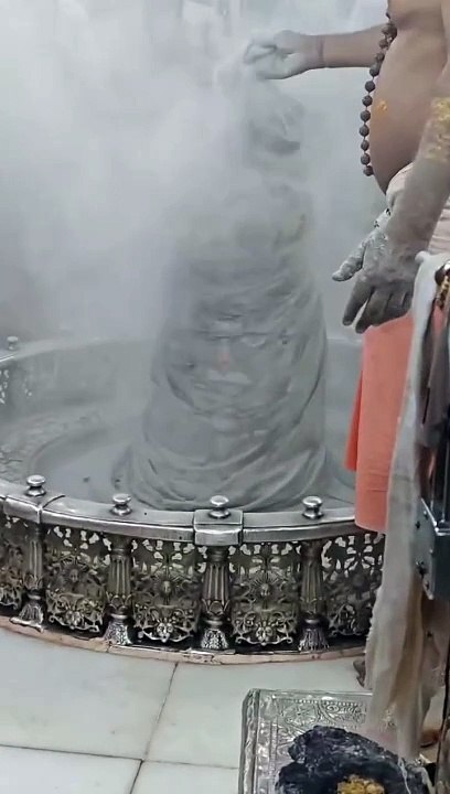 ॐ श्री महाकालेश्वराय भस्म आरती दर्शन 01-10-2024 #shortsvideos  #youtubeshorts  #mahakal #mahakaleshwar #short #mahakalaarti #harharmahadev #Aarti #shiv #shivshakti #shivshankar #shivsong ##ujjain #ujjainmahakaal