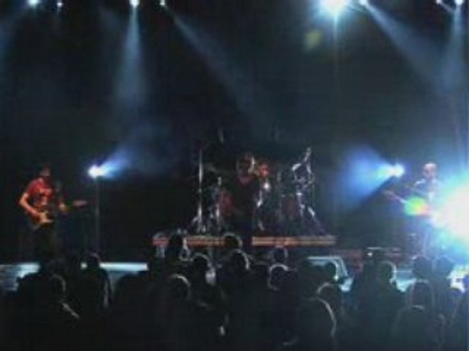 VIDEO U2 TRIBUTE BY ONE SINGS U2 HOLD ME THRILL ME...