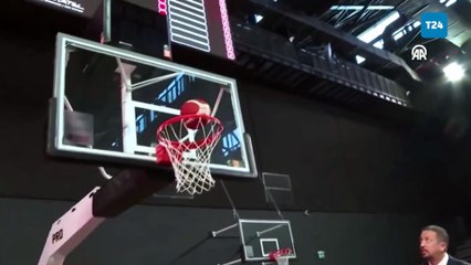 Basketbol Gelişim Merkezi'nin açılışında, Cumhurbaşkanı Erdoğan basket oynadı