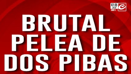 Cómo en la UFC: dos pibas se pelean mientras todos miran y registran la situación