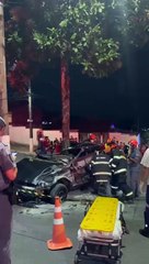 Acidente entre carro e ônibus deixa três passageiros em estado grave