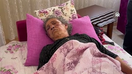 Yemek yiyip çay içtiği kadını çekiçle gasp etti!