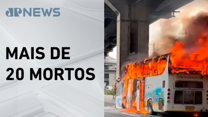 Ônibus escolar pega fogo na Tailândia
