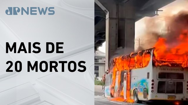 Ônibus escolar pega fogo na Tailândia