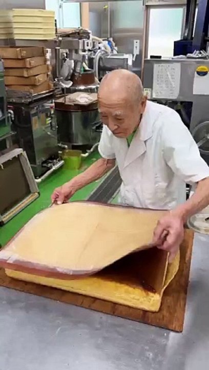 84歳のおじいちゃんと孫が二人三脚で作る絶品カステラ