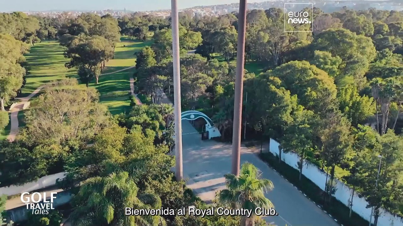 Descubrir el arte moderno, las cuevas míticas y el golf costero en Tánger