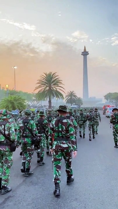 Pasukan Hantu Rimba Tentara Nasional Indonesia...  #GladiResik #PasukanTempur #HantuRimba #Tentara #TentaraIndonesia #PasukanHantu #HantuRimba #PasukanHantuRimba  #PasukanTNI #PasukanElit #PasukanGaruda