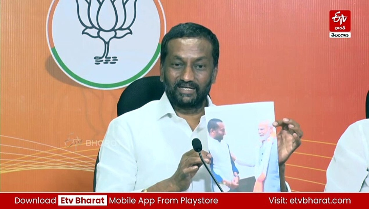 'బీఆర్ఎస్​ కార్యకర్తలే మంత్రి సురేఖపై ట్రోలింగ్​ చేశారు - సంస్కారహీనంగా ఆ పార్టీ సోషల్​ మీడియా పోస్టులు'