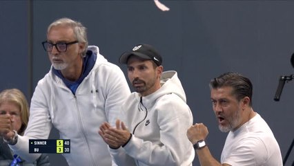 Pékin - Sinner rejoint Alcaraz en finale