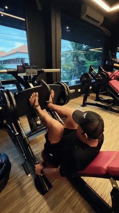 Latihan Gym...  #LatihanOtot #LatihanKaki #LatihanLari #Gym #GymMotivation #GymLife #OtotKaki #LatihanGym #GymMotivation #GymPemula #LatihanGymPemula