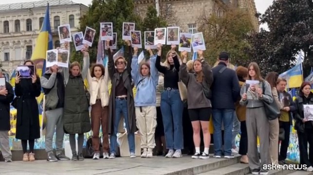 L'Ucraina si ferma per un minuto di silenzio in omaggio ai caduti