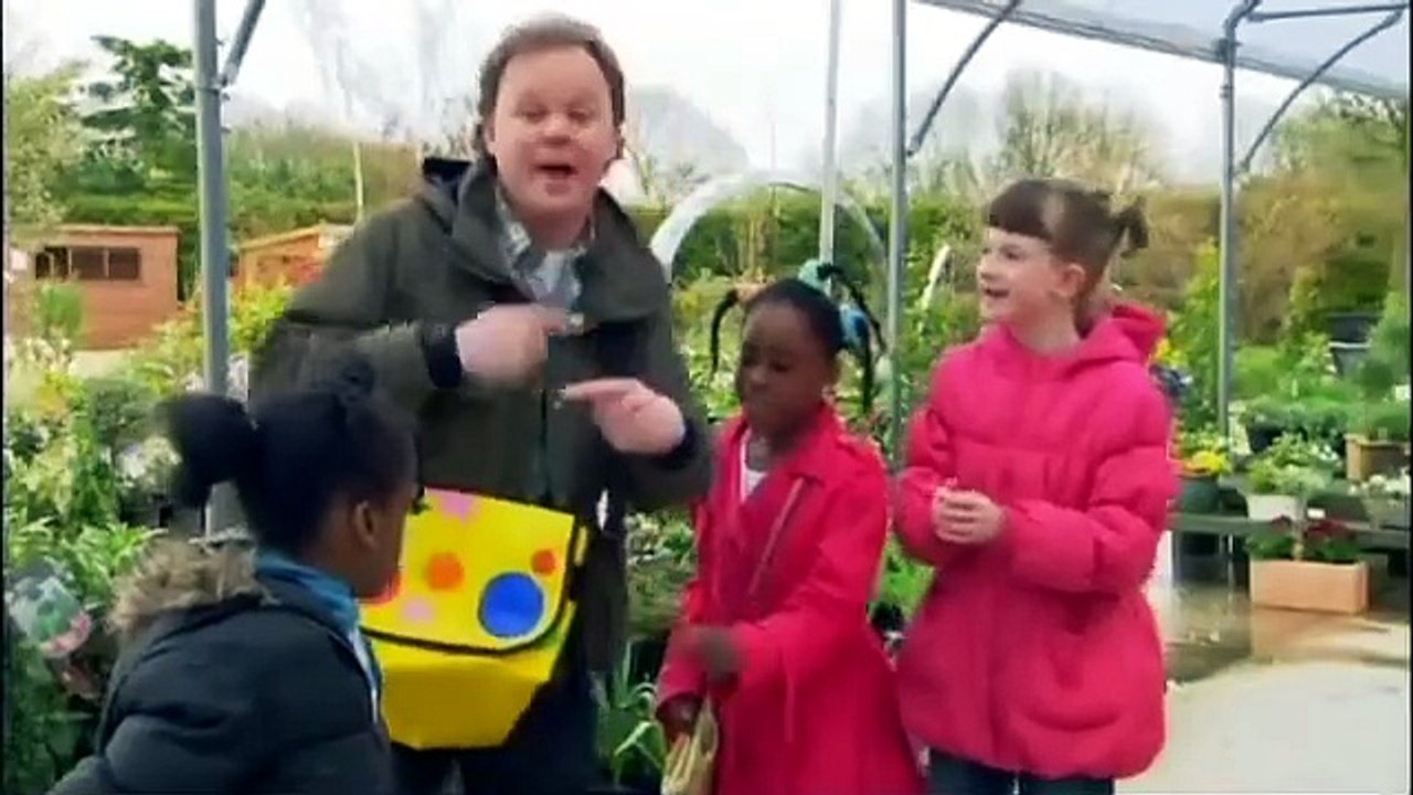 Cbeebies Something Special Out And About Pet Shop 4x8...mp4