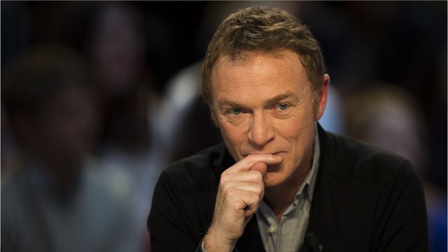 GALA VIDEO - “J’ai été opéré trois fois” : Christophe Hondelatte révèle pourquoi sa voix a changé