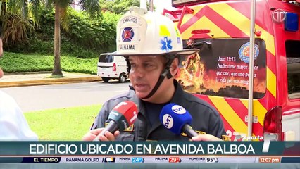 Cuerpo de Bomberos investiga explosión en edificio en Avenida Balboa